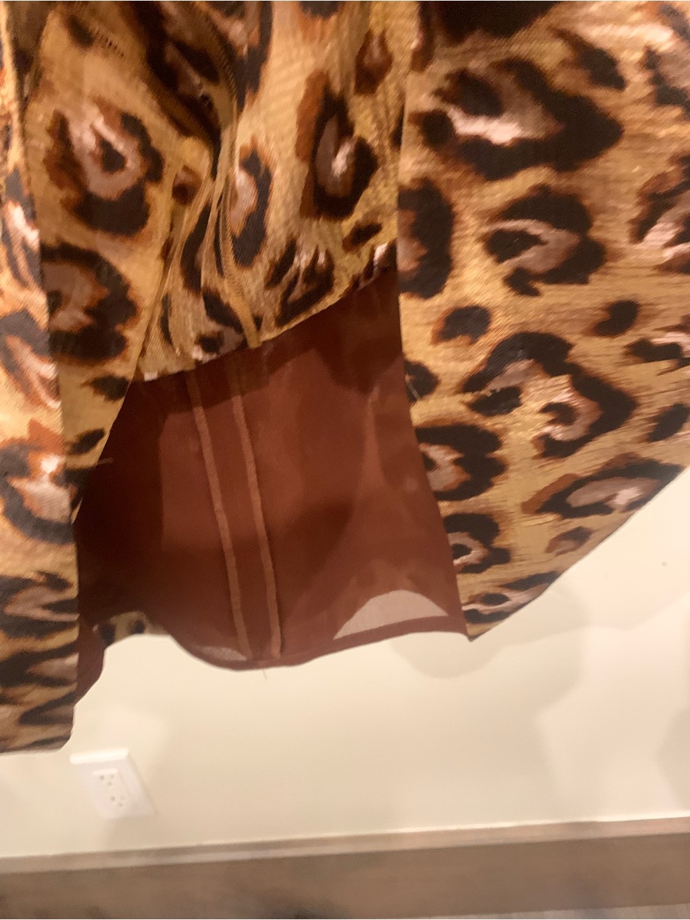 Tory Burch Leopard Print Sleeveless silk top - Picture 4 of 5